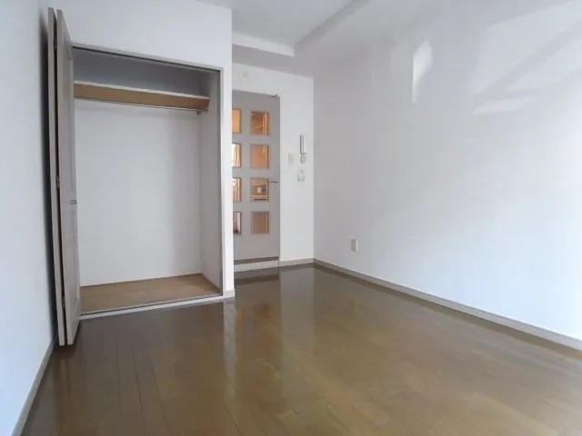 Prime Ikebukuro - Interior - ["Flooring", "Floor", "Wall"]