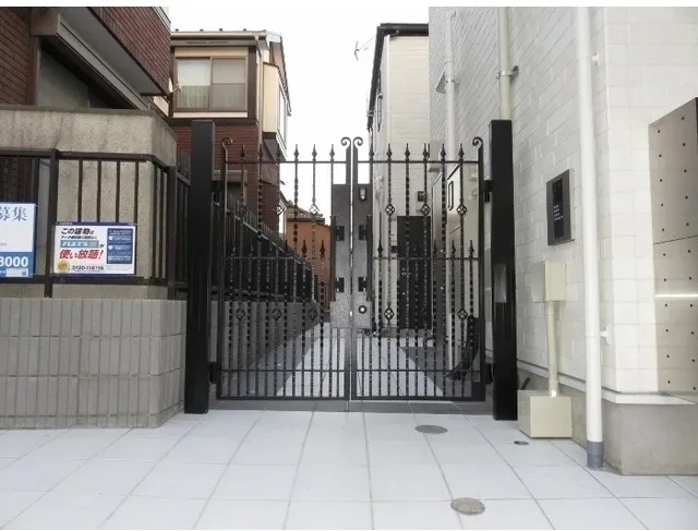 Apartment Umegaoka Grande - Exterior - ["Iron", "Property", "Town"]