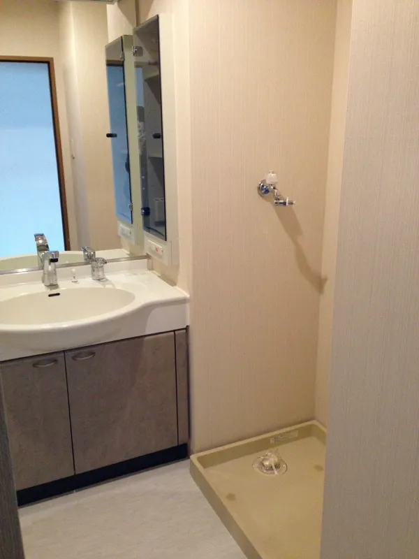 Residia Mejiro - Interior - ["Plumbing fixture", "Flooring", "Bathroom"]