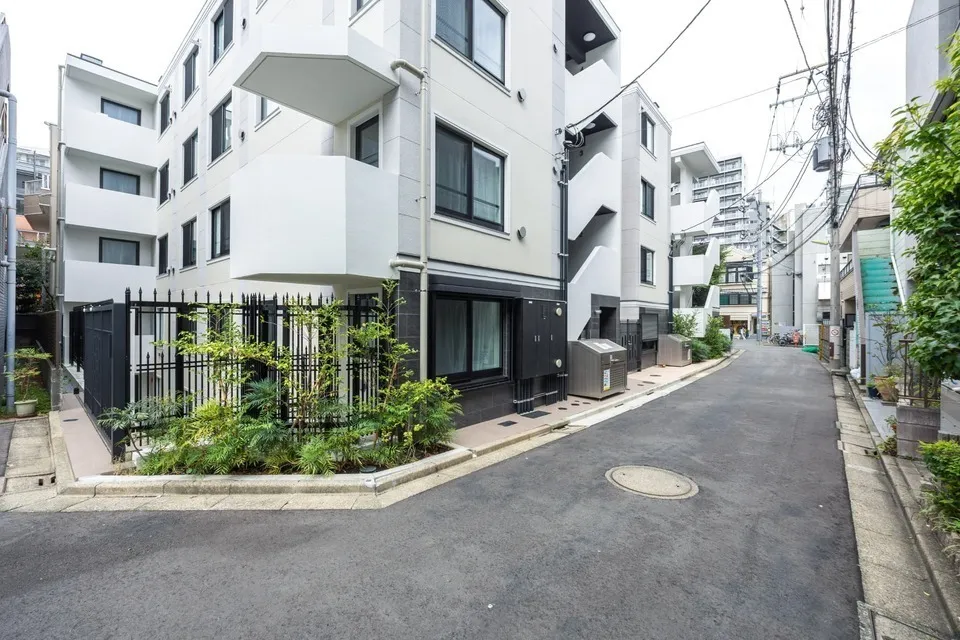 Hmlet Sangenjaya II - Exterior - []