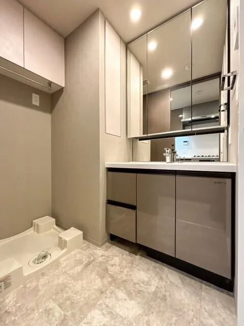 Royal Parks Ariake - Interior - ["Flooring", "Floor", "Interior design"]