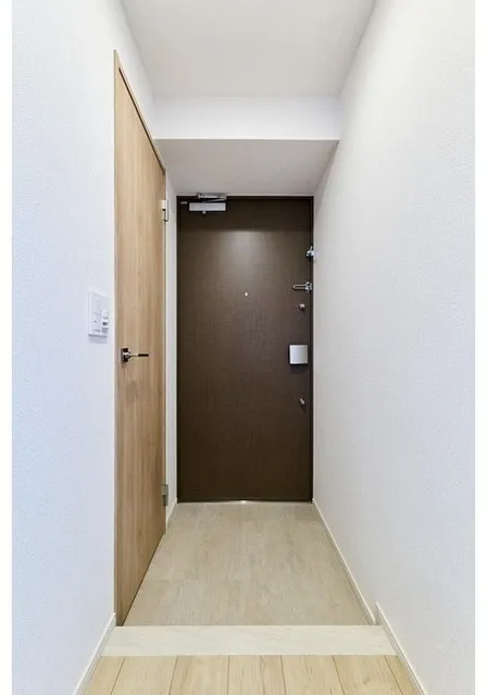 Due Oku - Interior - ["Flooring", "Floor", "Wall"]
