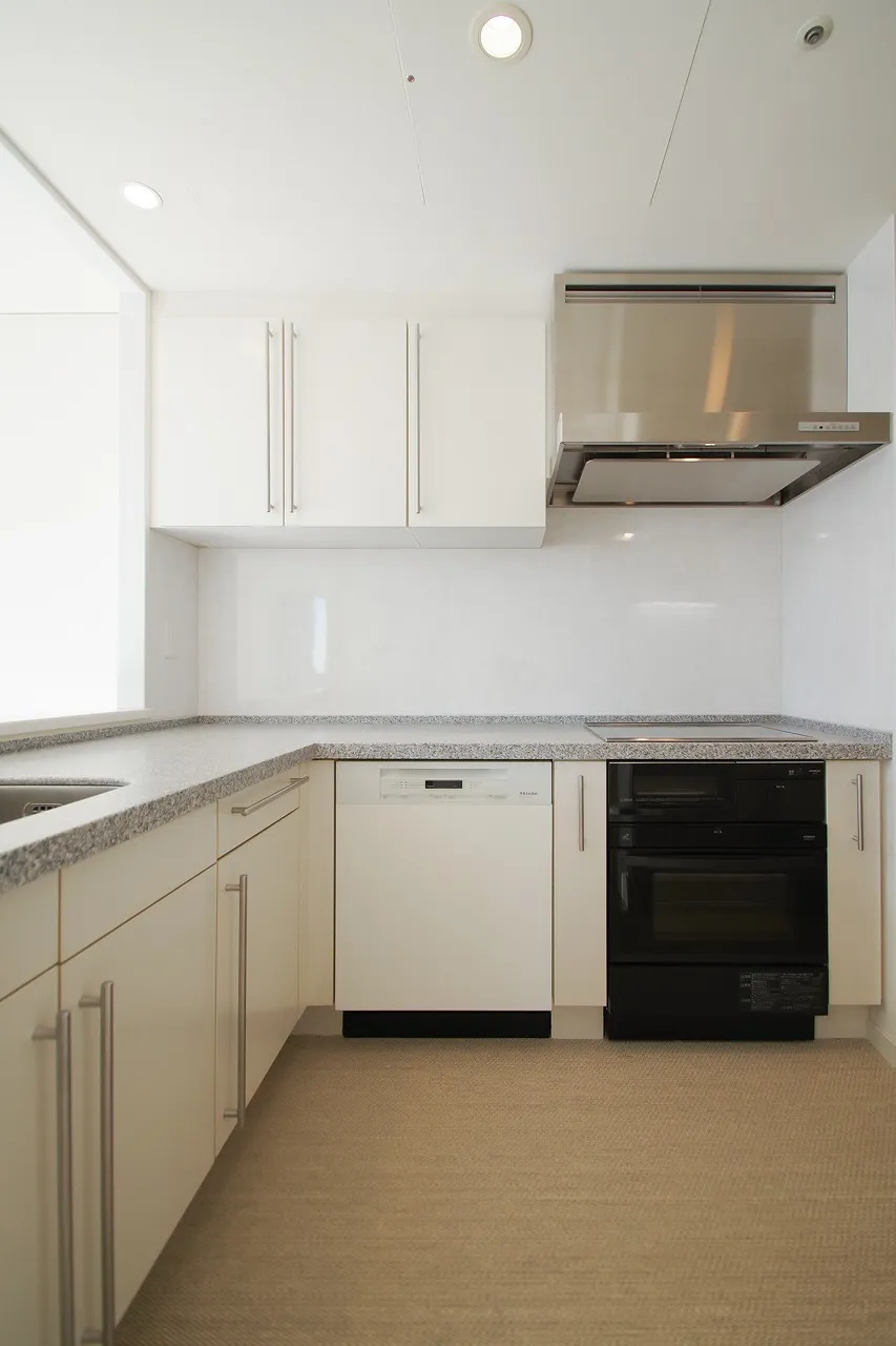 La Tour Shibakoen - Interior - ["Cabinetry", "Countertop", "Property"]