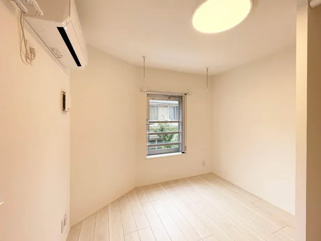 CASA GRAZIE Nishi-Ojima - Interior - ["Property", "Window", "Building"]