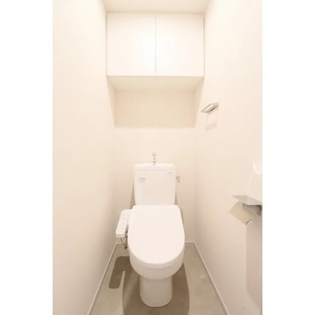 Primal Minowa - Interior - ["Toilet seat", "Toilet", "Plumbing fixture"]