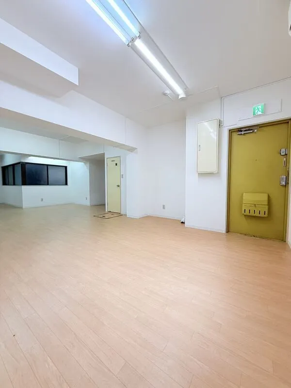 Tsukasa Corporas - Interior - ["Flooring", "Floor", "Wood"]