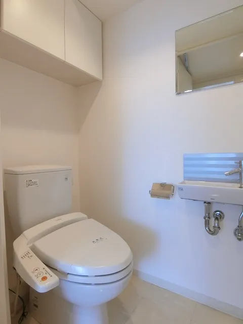 Park Habio Akasaka Hikawacho - Interior - ["Plumbing fixture", "Bathroom", "Toilet seat"]