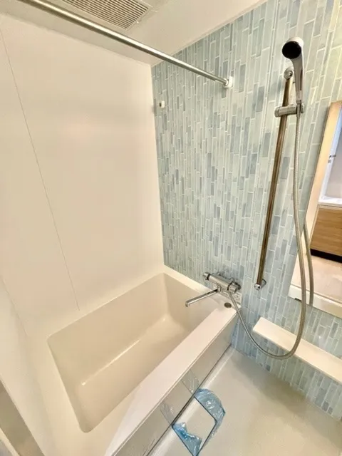 Residia Nishikoyama - Interior - ["Flooring", "Plumbing fixture", "Bathroom"]