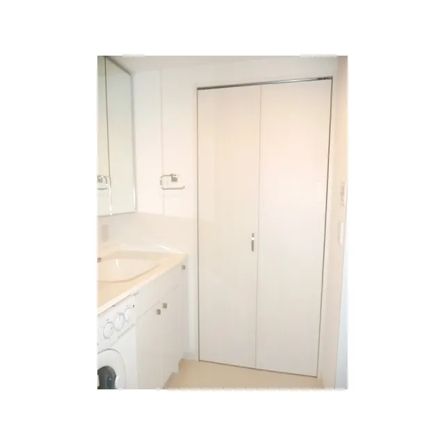 San Pies Omori - Interior - ["Bathroom cabinet", "Sink", "Tap"]