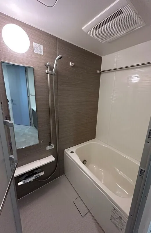Branchiesta Ueno - Interior - ["Floor", "Flooring", "Plumbing fixture"]