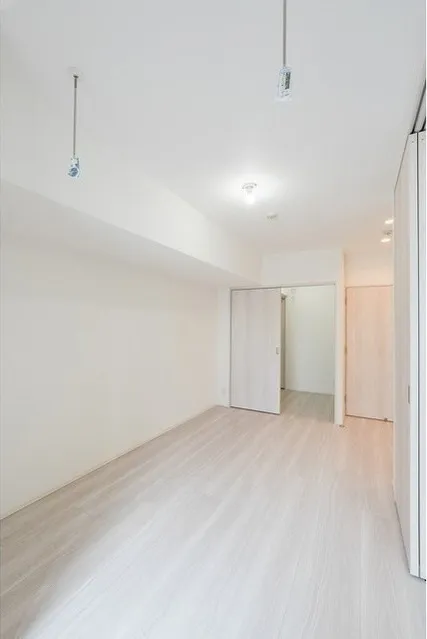 Comforia Live Kiba - Interior - ["Fixture", "Wood", "Flooring"]