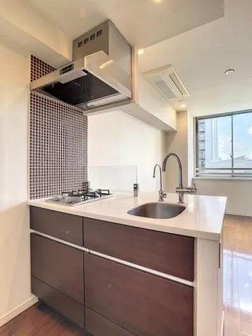 Qualia Jinnan Flats - Interior - ["Kitchen", "Plumbing fixture", "Countertop"]