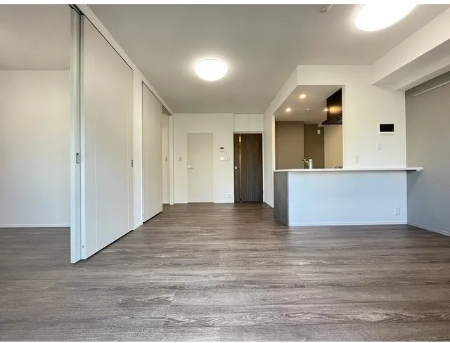 Comforia Nakakasai - Interior - ["Flooring", "Floor", "Wood"]