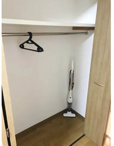 Maison De Ville Ebisu - Interior - ["Clothes hanger", "Hardwood", "Household hardware"]