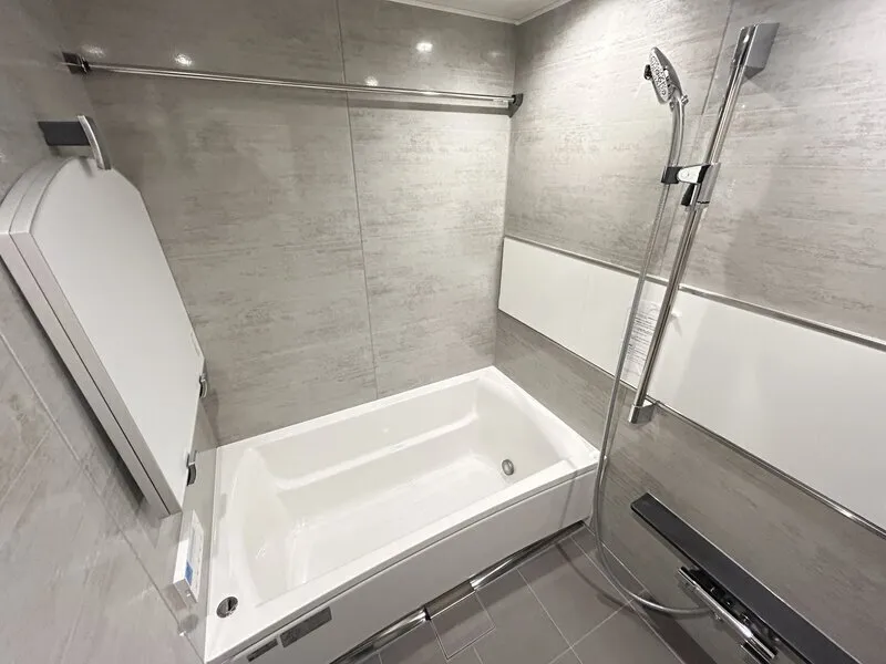 The Lions Ookayama - Interior - ["Plumbing fixture", "Bathtub", "Flooring"]