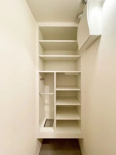 Brillia Ist Asakusa - Interior - ["Wall", "Wood", "Flooring"]