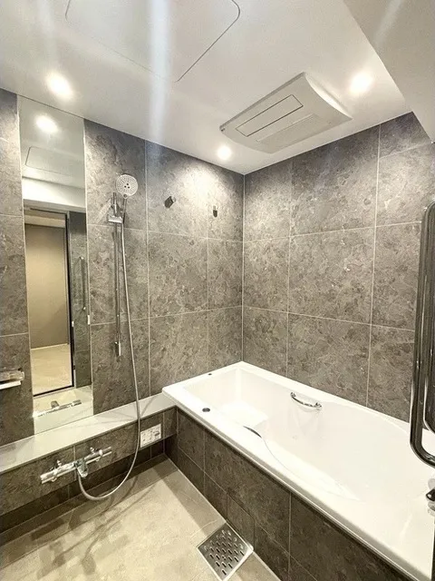 Wellis Daikanyama Sarugakucho Terrace - Interior - ["Bathroom", "Plumbing fixture", "Flooring"]