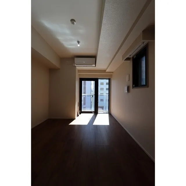 Liverre Nakanosakaue - Interior - ["Window", "Building", "Fixture"]