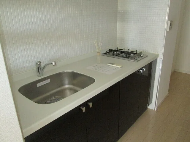 Prime Urban Sakaisuji Honmachi - Interior - ["Plumbing fixture", "Kitchen Sink", "Flooring"]