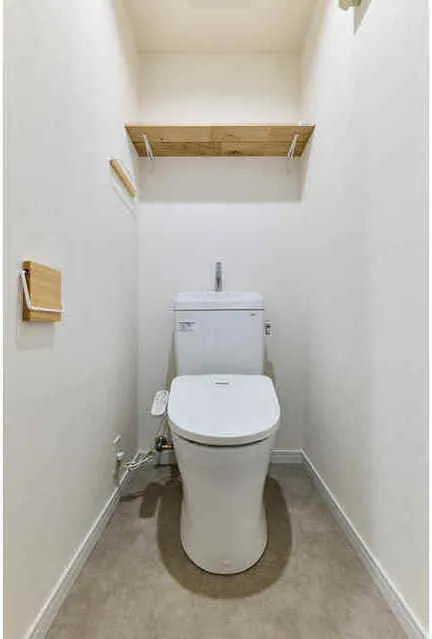 Comforia Takenotsuka East - Interior - ["Toilet seat", "Toilet", "Plumbing fixture"]
