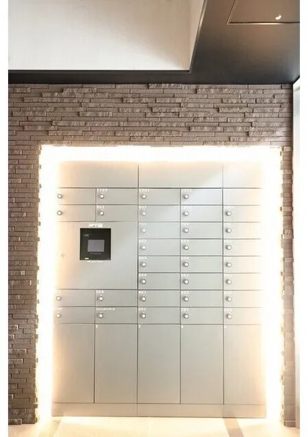 ORME COURT NIPPORI EAST - Other - ["Ceiling", "Silver", "Locker"]