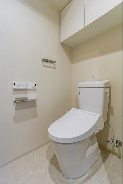 LaSante Bunkyo Sendagi - Interior - ["Building", "Toilet", "Toilet seat"]