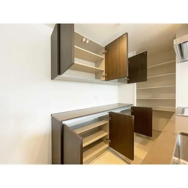 Quore Nakameguro - Interior - ["Cabinetry", "Furniture", "Computer desk"]