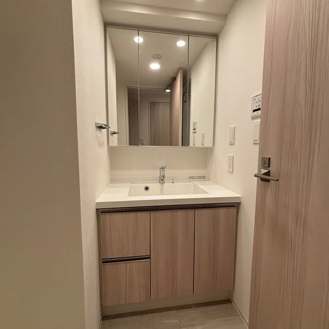 Park Axis Shinagawa Tennozu Isle - Interior - ["Flooring", "Floor", "Interior design"]