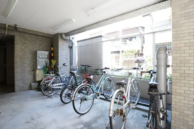 Lions Mansion Nerima No. 2 - Exterior - ["Bicycle wheel", "Bicycle", "Bicycle tire"]