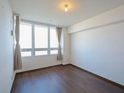 River City 21 East Towers II - Interior - ["Property", "Building", "Window"]