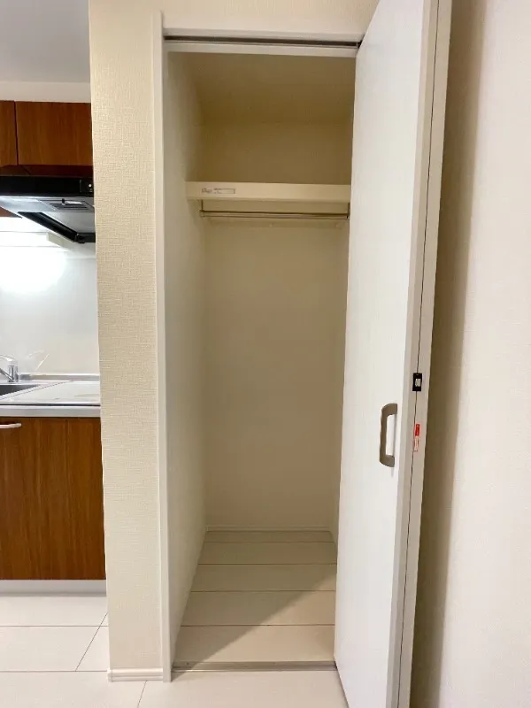 Southern Road Hoya - Interior - ["Wood", "Flooring", "Floor"]