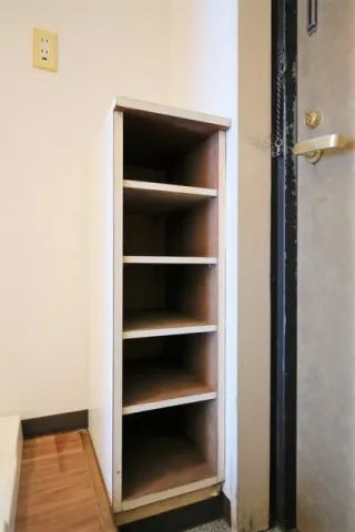 Pleure Shin-Itabashi - Interior - ["Shelving", "Wood", "Shelf"]