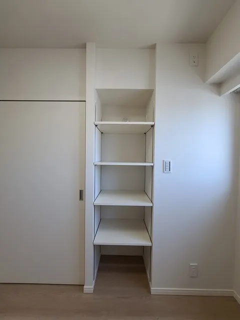 CAVANA Shinjuku Natsumesaka - Interior - ["Furniture", "Cabinetry", "Shelf"]