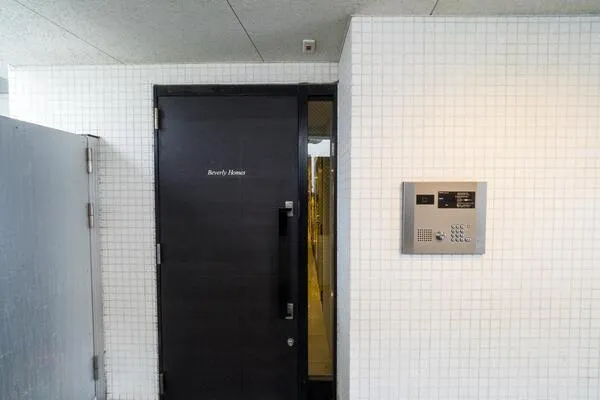 Beverly Holmes Nakanobu II - Exterior - ["Door", "Home Door", "Household hardware"]