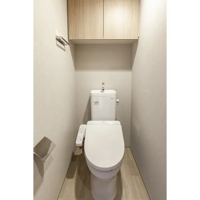 Doue Tsukishima II - Interior - ["Toilet seat", "Toilet", "Plumbing fixture"]