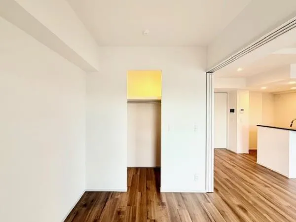 Duo Flatz Kasai - Interior - ["Wood flooring", "Flooring", "Floor"]