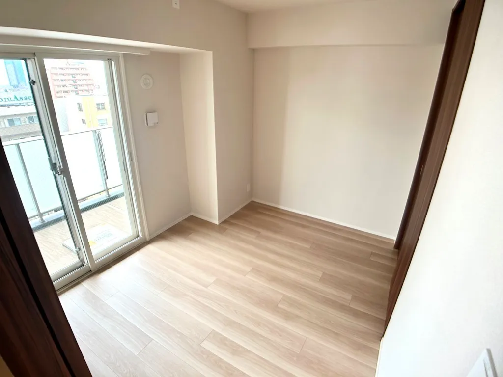 Itabashi Honmachi Station Residence - Interior - ["Fixture", "Wood", "Door"]