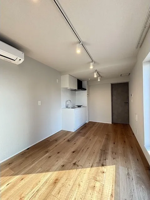 Stilio Sakurashinmachi - Interior - ["Flooring", "Floor", "Wood"]