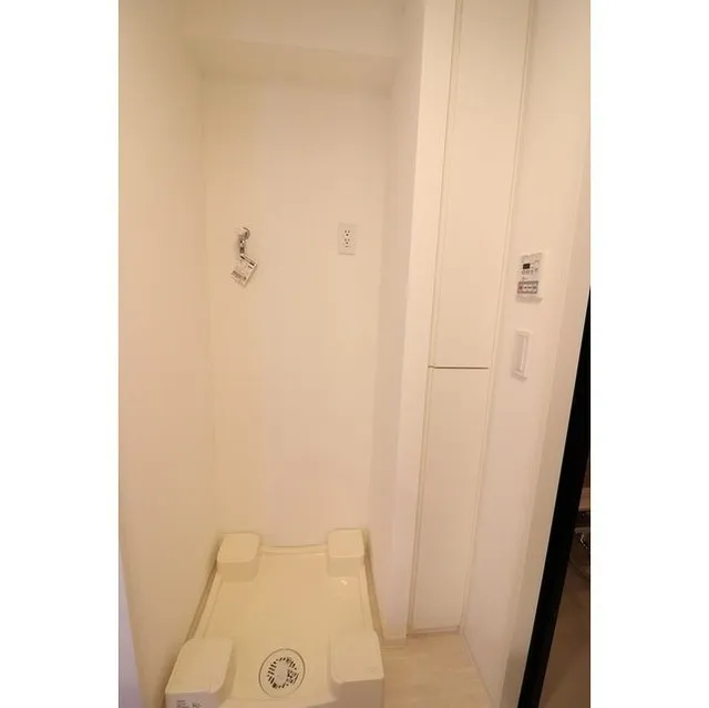 Comforia Shibuya West - Interior - ["Building", "Door", "Fixture"]