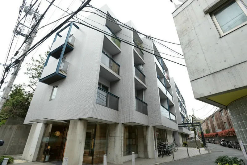 Taishido East - Exterior - ["Building", "Sky", "Window"]