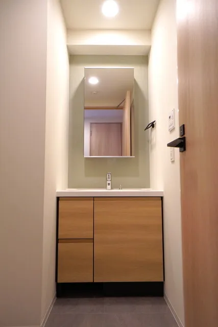 J.GRAN Court Shinagawa Nishioi WEST - Interior - ["Brown", "Tap", "Cabinetry"]