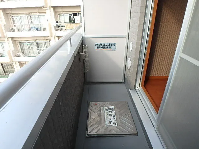 CITY SPIRE Kamiikedai - Interior - ["Floor", "Apartment", "Glass"]
