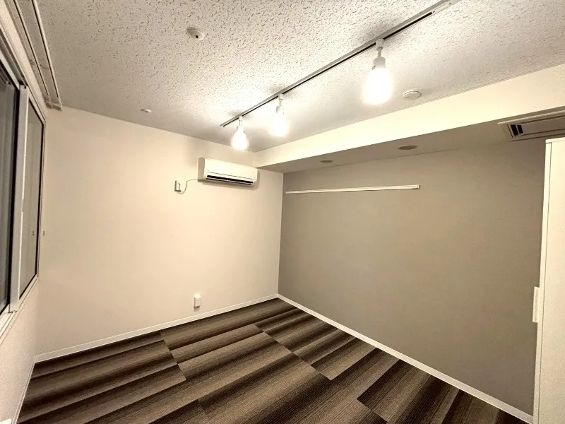 Lasiklas Saginomiya - Interior - ["Flooring", "Ceiling", "Floor"]