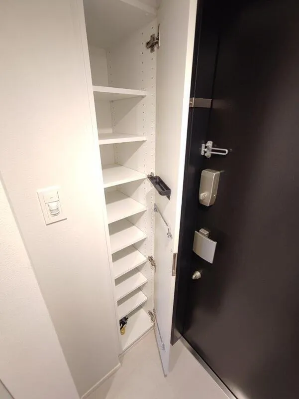 Cross Residence Takadanobaba - Interior - ["Design", "Shelving"]