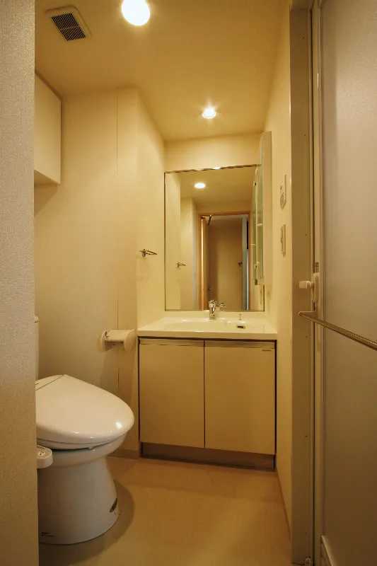 Esty Maison Togoshi - Interior - ["Mirror", "Sink", "Property"]