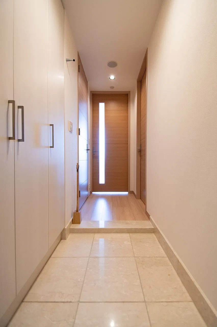 La Tour Shinjuku Grand - Interior - ["Fixture", "Door", "Wood"]