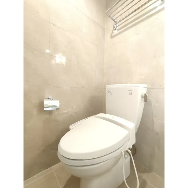 Frontier Residence The Tower Shinagawa - Interior - ["Toilet", "Toilet seat", "Building"]