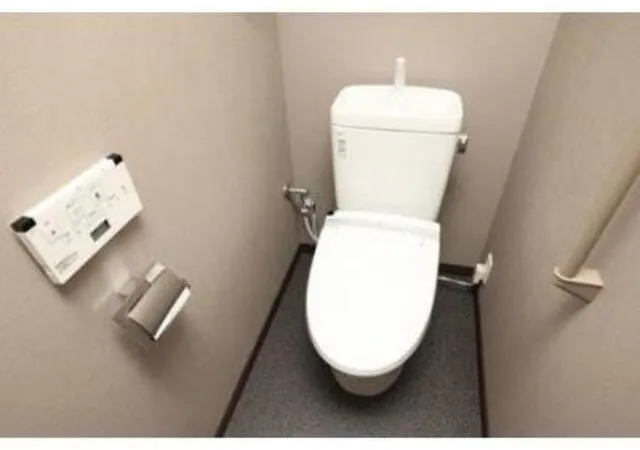 Belle Face Shibaura Tower - Interior - ["Toilet seat", "Toilet", "Plumbing fixture"]