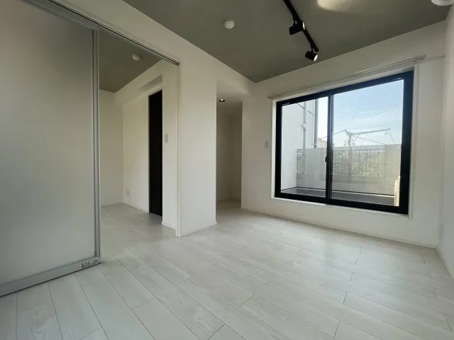 Agresio Shinagawa Oi - Interior - ["Flooring", "Floor", "Ceiling"]