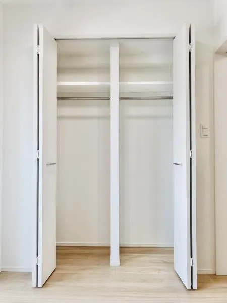 PREMIUM CUBE Ueno - Interior - ["Automotive exterior", "Rectangle", "Wood"]